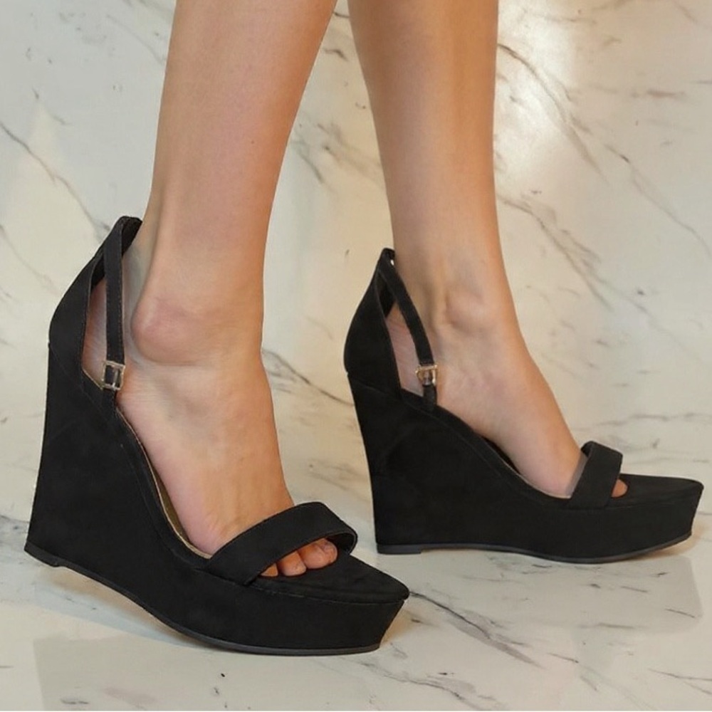 NWOT Faux Suede Wedge Heels – Black – Size 6.5